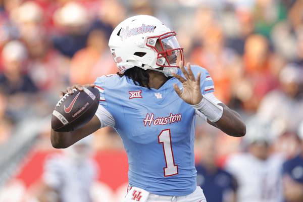 University of Houston blowing off NFL's cease-and-desist about Oilers-like uniform: 'We're doing it'