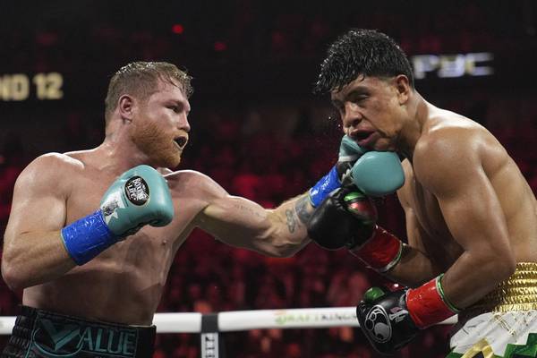 Canelo Álvarez schools a game Jaime Munguía to stay undisputed at super middleweight