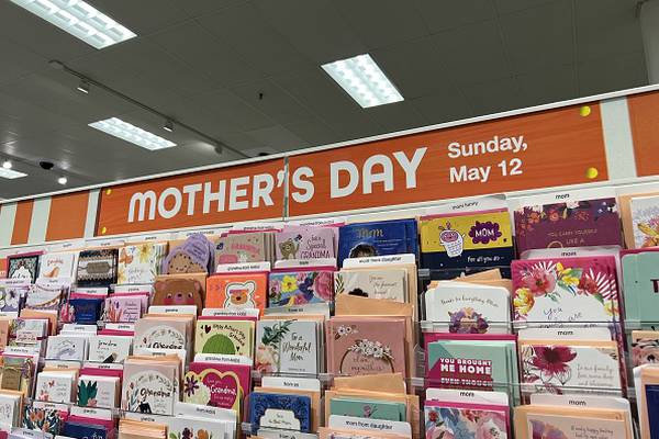 Mother’s Day 2024: How to make mom a gift, create a card, even make her flowers