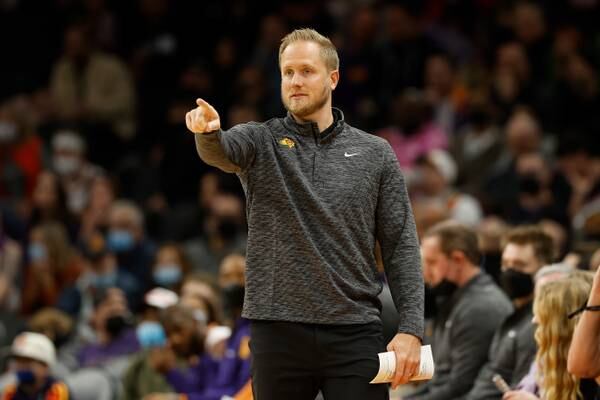 Sources: Suns assistant Kevin Young to be hired as BYU head coach, replacing Mark Pope