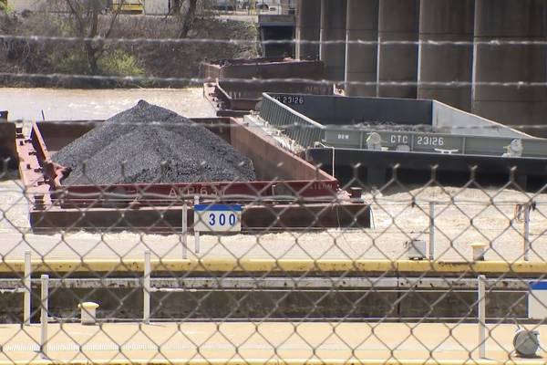 Company believes it found sunken barge in Ohio River near Pittsburgh, one of 26 that got loose