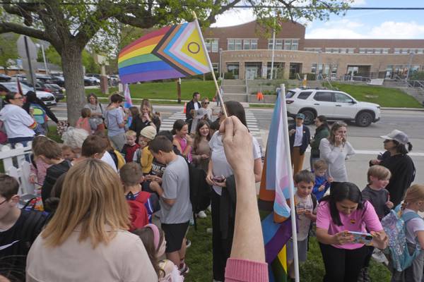Transgender activists flood Utah tip line with hoax reports to block bathroom law enforcement