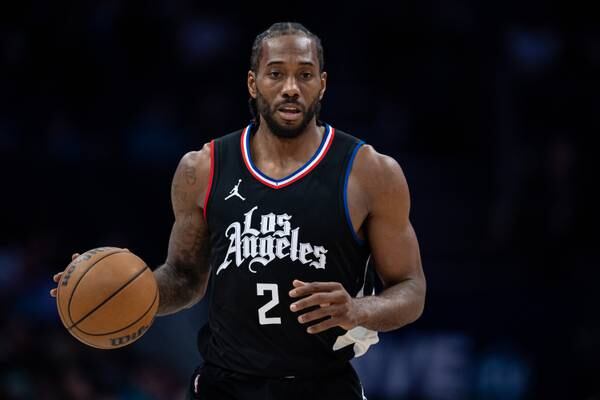 Kawhi Leonard won't play for Clippers in Game 4 vs. Mavericks with knee inflammation, could be out longer