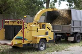 Man in work crew trimming trees dies in woodchipper accident