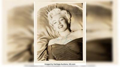 Marilyn Monroe photo inscribed to Joe DiMaggio sells for $300,000 at auction