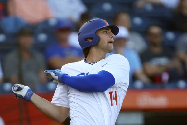 Florida's Jac Caglianone ties NCAA record with home run in ninth straight game