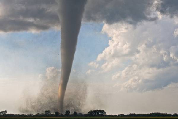 Sixteen tornadoes reported in six states